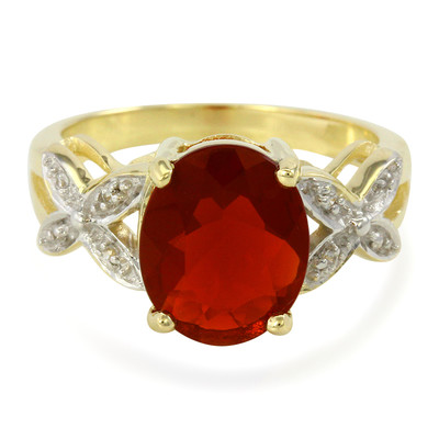Gouden ring met een Salamanca vuur opaal