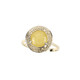 Gouden ring met een Baltische barnsteen (dagen)