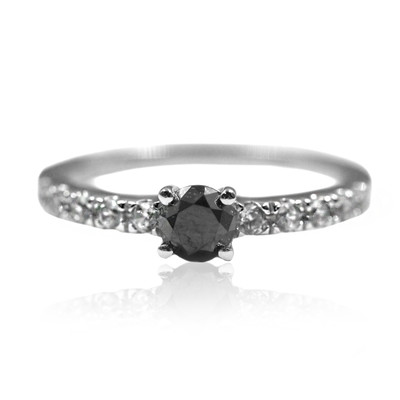 Zilveren ring met een zwarte diamant