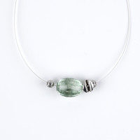 Zilveren halsketting met een groene amethist