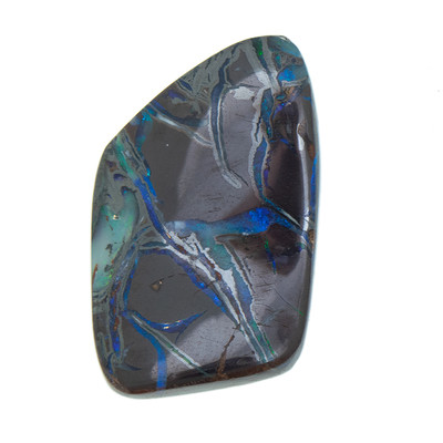 Edelsteen met een matrix opaal