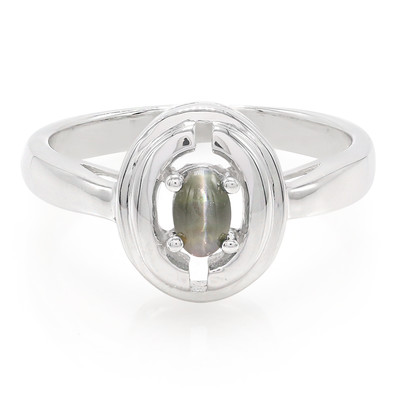 Zilveren ring met een kattenoog-alexandriet