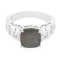 Zilveren ring met een labradoriet