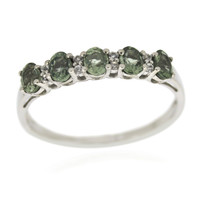 Zilveren ring met groene saffieren