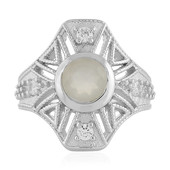 Zilveren ring met een witte maansteen