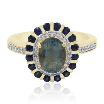 Gouden ring met een blauwe vuur opaal