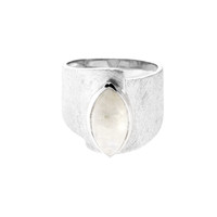 Zilveren ring met een regenboog maansteen