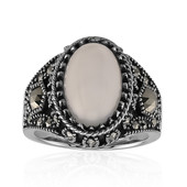 Zilveren ring met een witte maansteen (Annette classic)