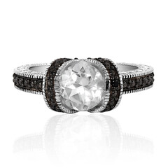 Zilveren ring met een witte kwarts