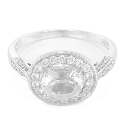 Zilveren ring met een petaliet