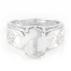 Zilveren ring met een howliet