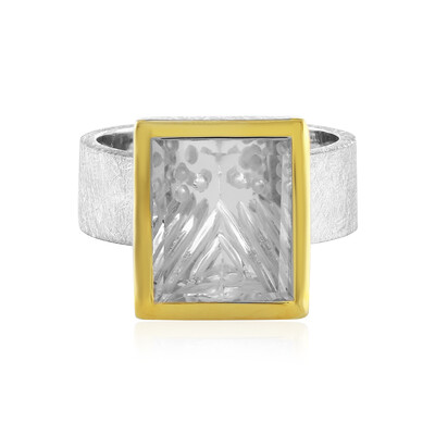 Zilveren ring met een witte kwarts