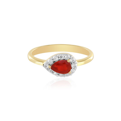 Zilveren ring met een Cherry Opaal