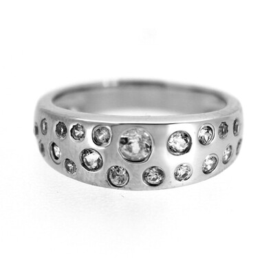 Zilveren ring met een zirkoon
