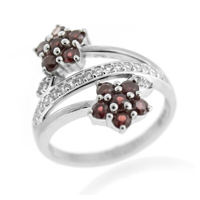 Zilveren ring met rhodolieten