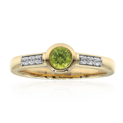 Gouden ring met een Arizona-peridoot (Amanda Adkins)