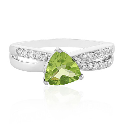 Zilveren ring met een peridoot