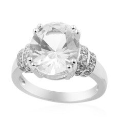 Zilveren ring met een danburiet