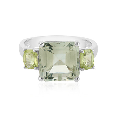 Zilveren ring met een groene amethist