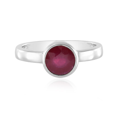 Zilveren ring met een Bemainty robijn