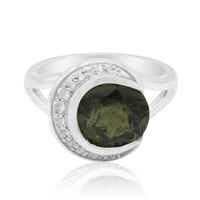 Zilveren ring met een moldaviet