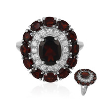 Zilveren ring met een granaat