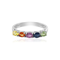 Zilveren ring met een groene saffier