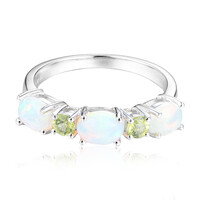Zilveren ring met Welo-opalen