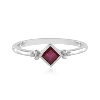 Zilveren ring met een Madagaskar Robijn