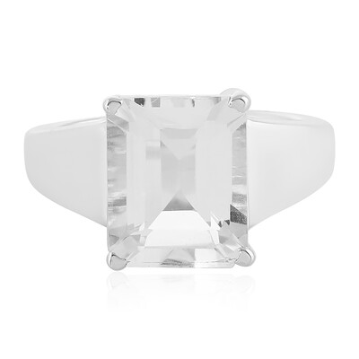 Zilveren ring met een witte kwarts