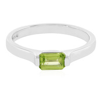 Zilveren ring met een peridoot