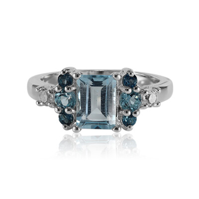 Zilveren ring met een hemel-blauwe topaas