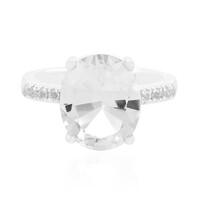 Zilveren ring met een witte kwarts
