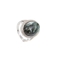 Zilveren ring met een serafiniet