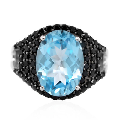 Zilveren ring met een hemel-blauwe topaas