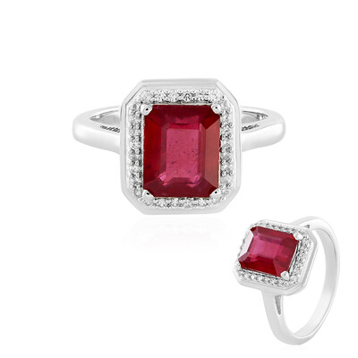 Zilveren ring met een Bemainty robijn
