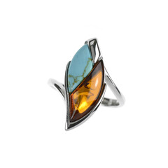 Zilveren ring met een Baltische barnsteen