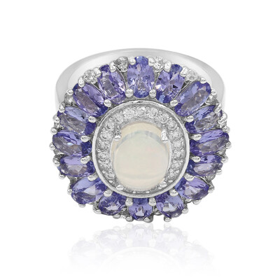 Zilveren ring met een Welo-opaal