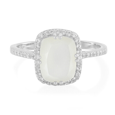 Zilveren ring met een witte maansteen