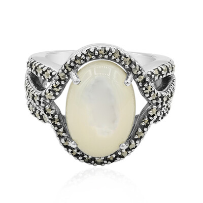 Zilveren ring met een parelmoer