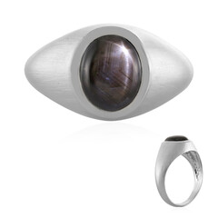 Zilveren ring met een zwarte ster saffier