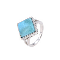 Zilveren ring met een larimar