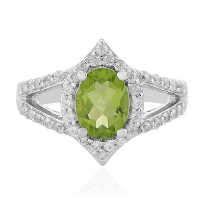 Zilveren ring met een peridoot