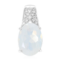 Zilveren hanger met een maan blauwe kwarts