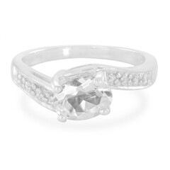 Zilveren ring met een petaliet