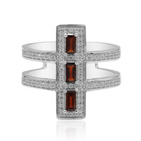 Zilveren ring met granaten