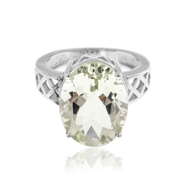 Zilveren ring met een groene amethist