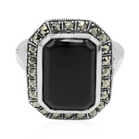 Zilveren ring met een zwarte onyx