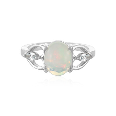 Zilveren ring met een Welo-opaal