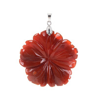 Zilveren hanger met een carneool